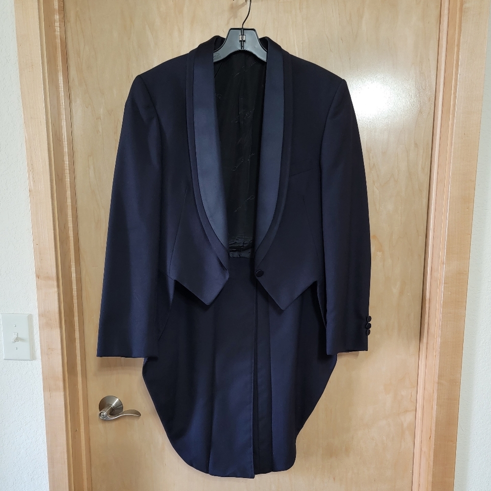 Oscar de la Renta tailcoat 36L
